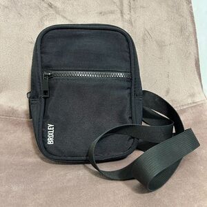 Brixley Crossbody Bag Sling Purse Unisex Black Secure Travel Satchel